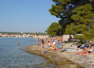 Pinija strand – Petrcane