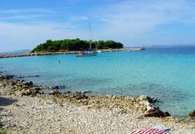 Podvrske strand – Murter