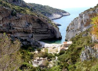 Stiniva strand – Rukavac