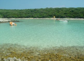 Uvala Meli strand – Ustrine