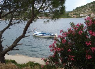 Crljina strand – Rogoznica