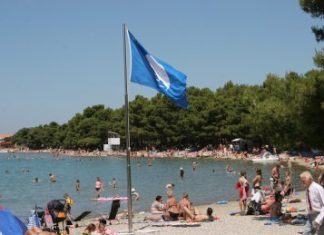 Lolic strand – Pirovac