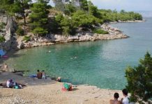 Maslinica strand – Vrboska