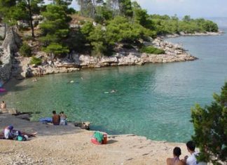 Maslinica strand – Vrboska