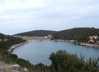 Parja strand – Vis