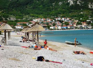 Vela plaza strand – Baska