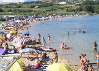 Caska strand – Novalja