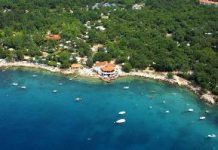 Njivice nudista strand – Njivice