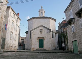 Korcula város templomai