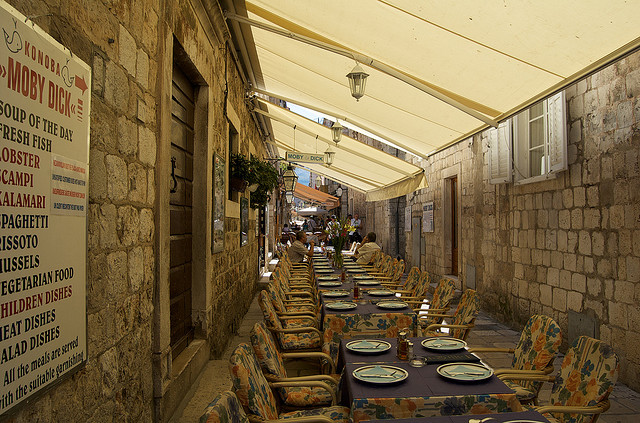 Vendéglő a Prijeko utcán Dubrovnikban.