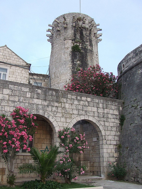 Korcula déli oldalát védte a Kis Kormányzói-torony.