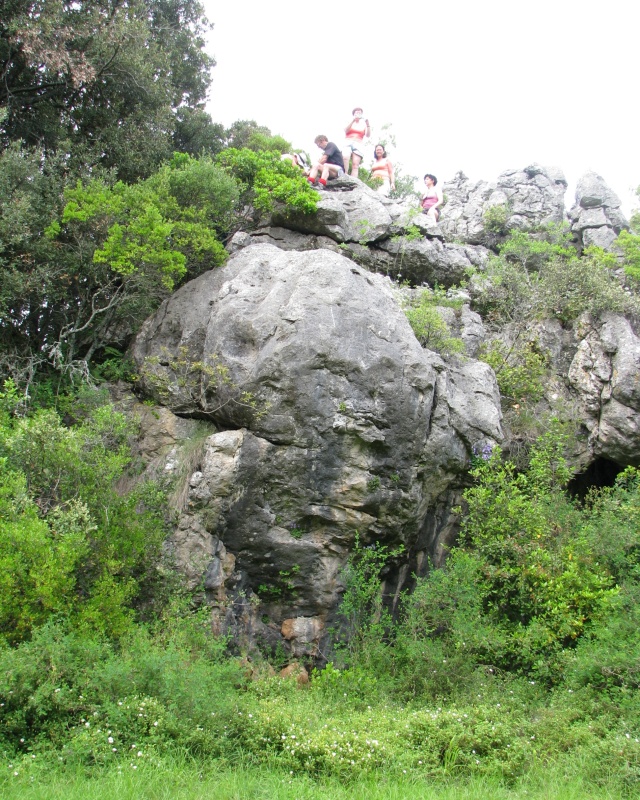 A Kocje-i természetvédelmi terület mellett elhaladva érdekes sziklaformációkat láthatunk.
