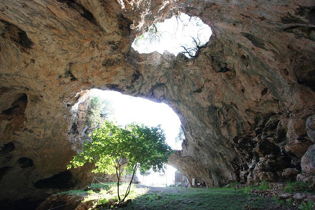 Vela Spila barlang